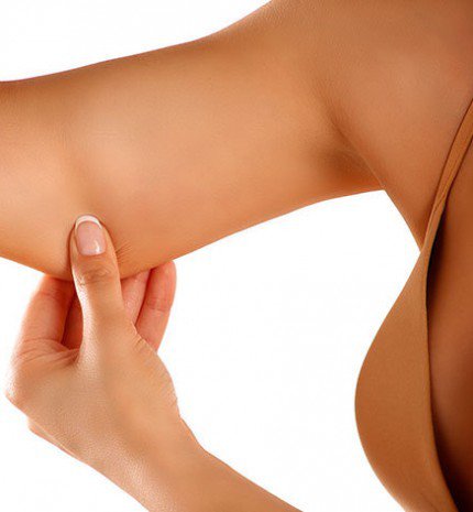 Mondj búcsút az integető hájnak, itt van 4 szuper gyakorlat a feszes, nőies karokért!