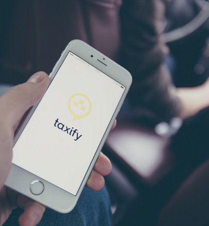 Nemzetközi taxisvállalat áll az UBER helyére Pesten