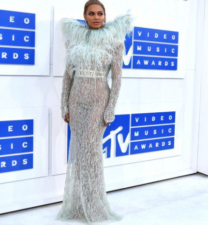 Angyalok és démonok az MTV VMA vörös szőnyegén