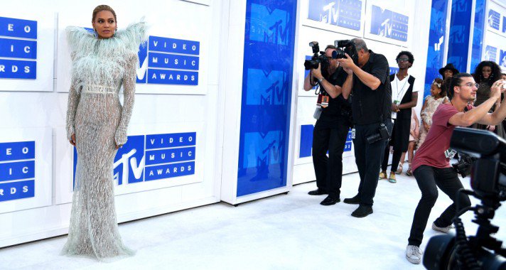 Angyalok és démonok az MTV VMA vörös szőnyegén