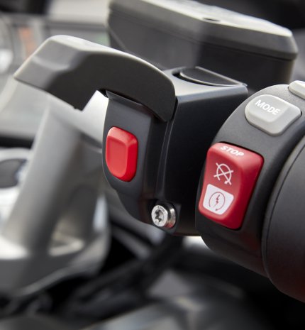 Újra szól a hat lövetű: BMW K1600GT